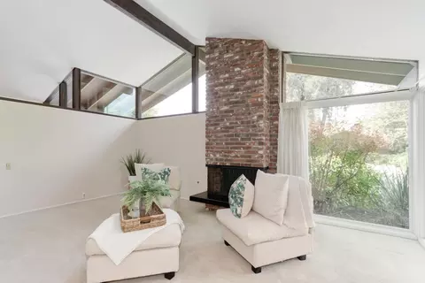 Living - 1308 Notre Dame Dr, Davis, CA 95616 photo 3 of 6