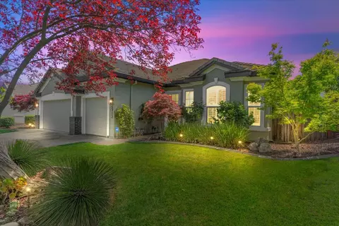 Exterior - 5712 Regan Hall Ln, Carmichael, CA 95608 photo 4 of 14