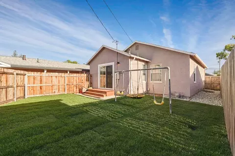 Exterior - 511 Alicante Dr, Lodi, CA 95240 photo 5 of 24