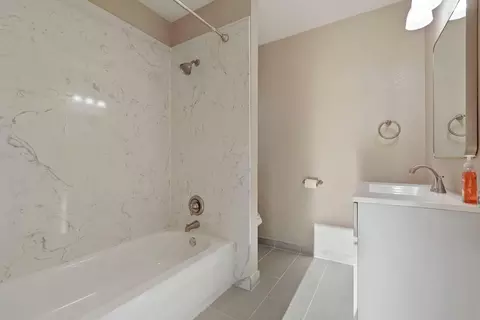 Bath - 511 Alicante Dr, Lodi, CA 95240 photo 6 of 7