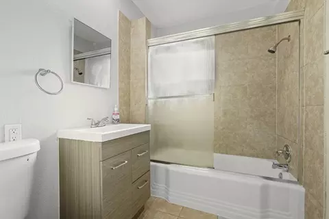 Bath - 511 Alicante Dr, Lodi, CA 95240 photo 1 of 7