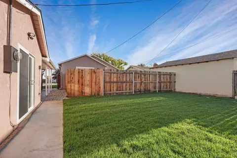 Exterior - 511 Alicante Dr, Lodi, CA 95240 photo 19 of 24
