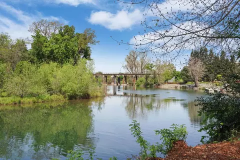 View/Area - 1142 Rivergate Dr #8, Lodi, CA 95240 photo 2 of 4