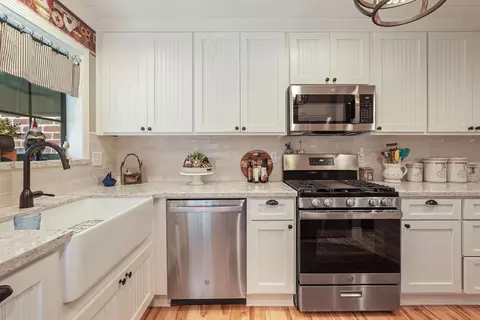 Kitchen - 1142 Rivergate Dr #8, Lodi, CA 95240 photo 6 of 8