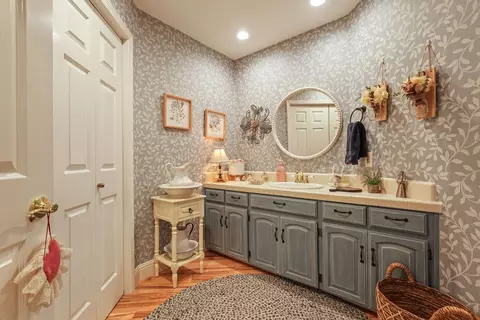Bath - 1142 Rivergate Dr #8, Lodi, CA 95240 photo 1 of 5