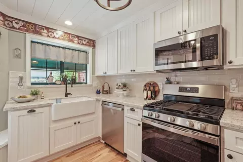 Kitchen - 1142 Rivergate Dr #8, Lodi, CA 95240 photo 7 of 8