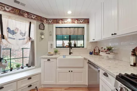 Kitchen - 1142 Rivergate Dr #8, Lodi, CA 95240 photo 2 of 8
