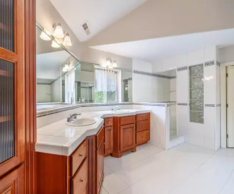 Bath - 5454 Oak Leaf Cir, Placerville, CA 95667 photo 3 of 9