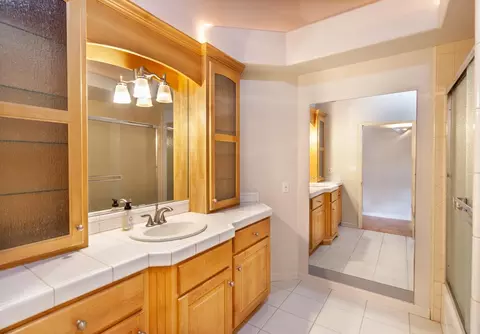 Bath - 5454 Oak Leaf Cir, Placerville, CA 95667 photo 1 of 9