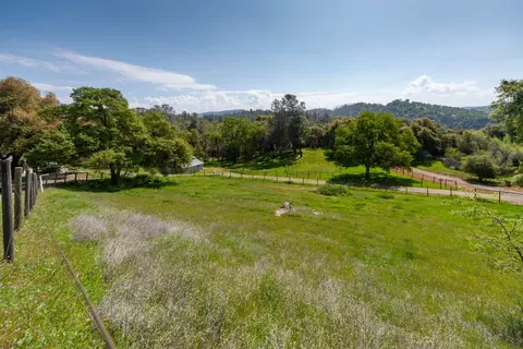 View/Area - 5454 Oak Leaf Cir, Placerville, CA 95667 photo 9 of 13