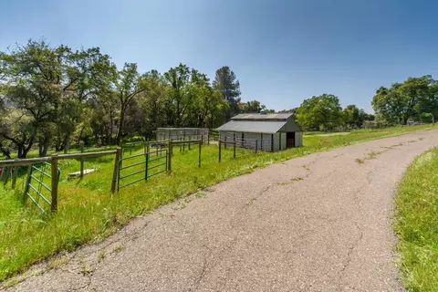 View/Area - 5454 Oak Leaf Cir, Placerville, CA 95667 photo 10 of 13