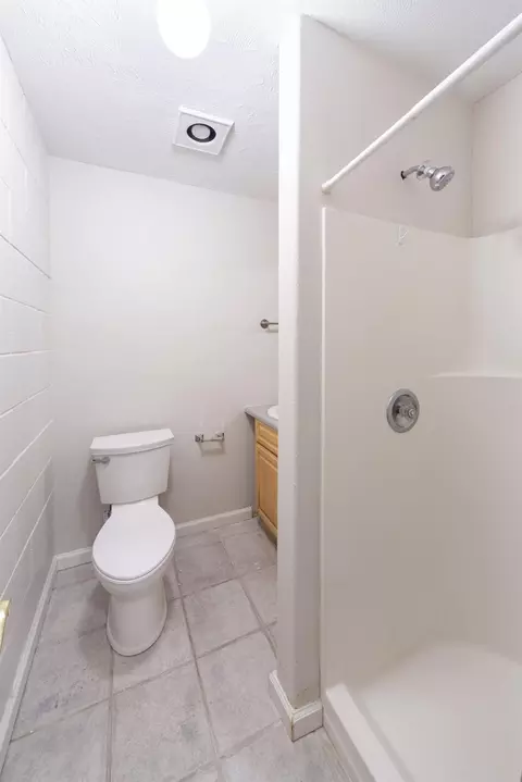 Bath - 5454 Oak Leaf Cir, Placerville, CA 95667 photo 7 of 9