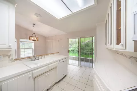 Kitchen - 5454 Oak Leaf Cir, Placerville, CA 95667 photo 7 of 7
