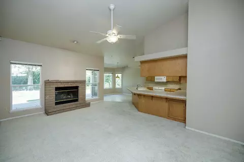 Living - 4041 St Joseph Pl, Turlock, CA 95382 photo 4 of 4