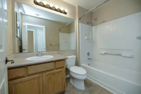 Bath - 4041 St Joseph Pl, Turlock, CA 95382 photo 3 of 3