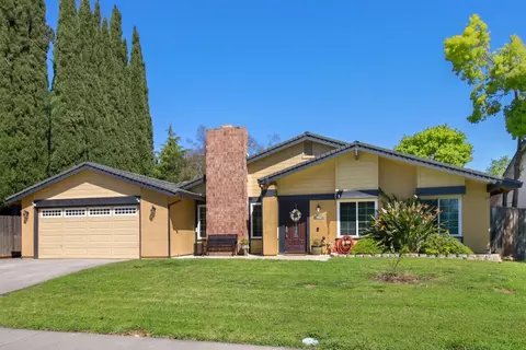 9005 Lismore Dr, Elk Grove, CA 95624