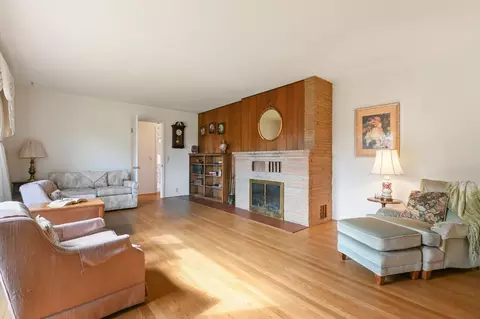 Living - 309 E Sierra View Dr, Jackson, CA 95642 photo 3 of 4