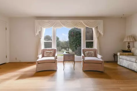 Living - 309 E Sierra View Dr, Jackson, CA 95642 photo 4 of 4