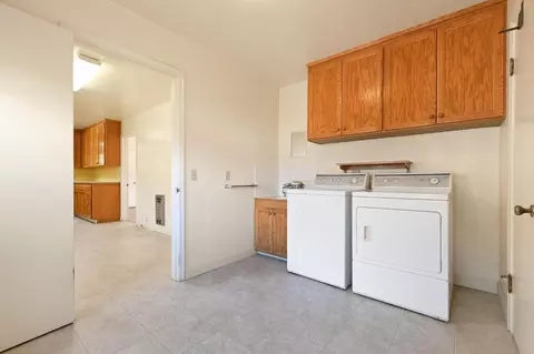 Kitchen - 309 E Sierra View Dr, Jackson, CA 95642 photo 5 of 5