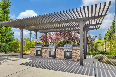 Exterior - 2401 Galloping Trail Ct, Rocklin, CA 95765 photo 19 of 22