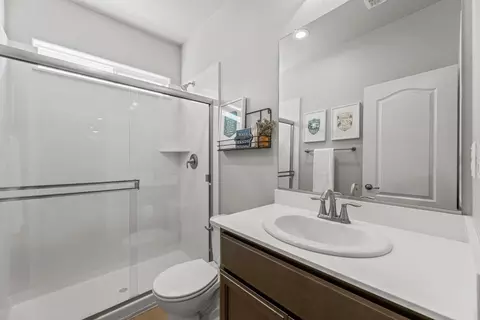 Bath - 2401 Galloping Trail Ct, Rocklin, CA 95765 photo 1 of 10