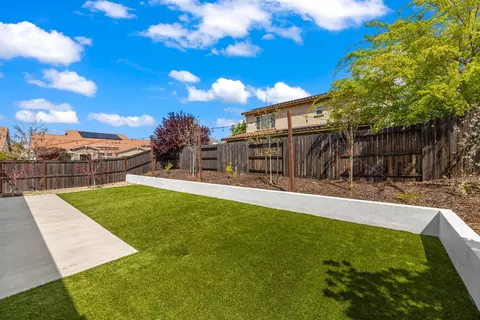 Exterior - 2401 Galloping Trail Ct, Rocklin, CA 95765 photo 7 of 22
