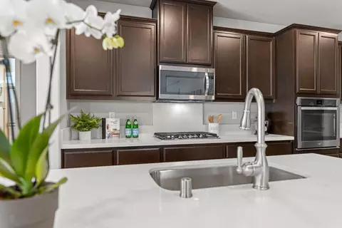 Kitchen - 2401 Galloping Trail Ct, Rocklin, CA 95765 photo 14 of 15