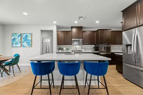 Kitchen - 2401 Galloping Trail Ct, Rocklin, CA 95765 photo 2 of 15