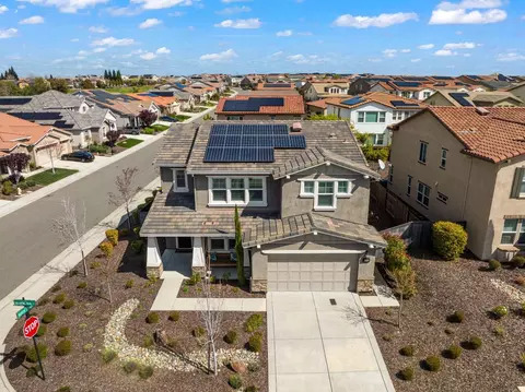 View/Area - 2401 Galloping Trail Ct, Rocklin, CA 95765 photo 1 of 12