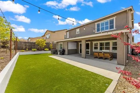 Exterior - 2401 Galloping Trail Ct, Rocklin, CA 95765 photo 5 of 22