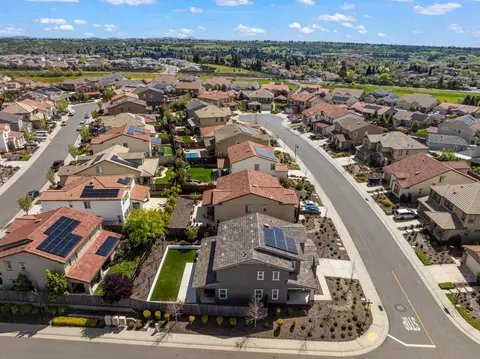 View/Area - 2401 Galloping Trail Ct, Rocklin, CA 95765 photo 6 of 12