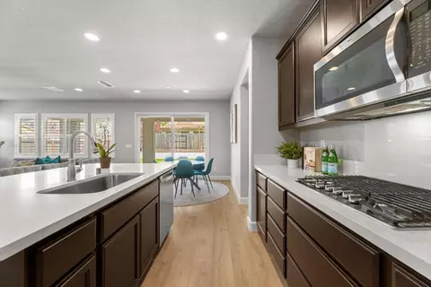 Kitchen - 2401 Galloping Trail Ct, Rocklin, CA 95765 photo 6 of 15