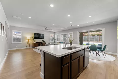 Kitchen - 2401 Galloping Trail Ct, Rocklin, CA 95765 photo 5 of 15