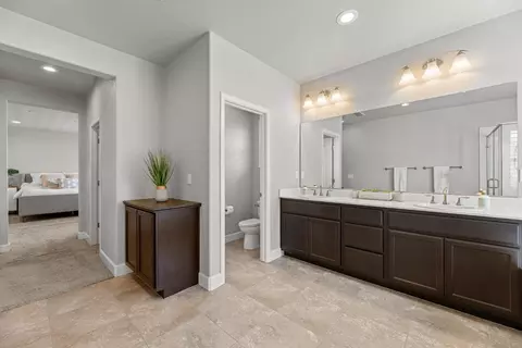 Bath - 2401 Galloping Trail Ct, Rocklin, CA 95765 photo 8 of 10