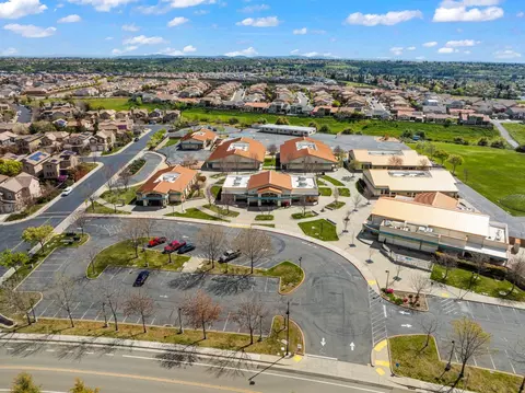 View/Area - 2401 Galloping Trail Ct, Rocklin, CA 95765 photo 5 of 12