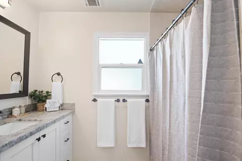 Bath - 301 Ferguson Ave, Modesto, CA 95354 photo 2 of 2