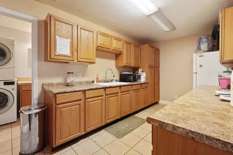 Kitchen - 15757 E Sargent Rd, Lodi, CA 95240 photo 2 of 7