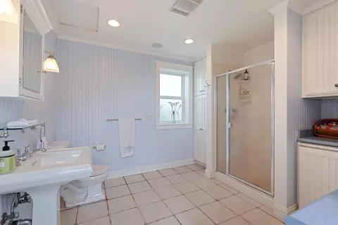 Bath - 15757 E Sargent Rd, Lodi, CA 95240 photo 6 of 6