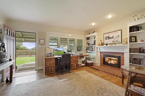 Living - 15757 E Sargent Rd, Lodi, CA 95240 photo 4 of 7