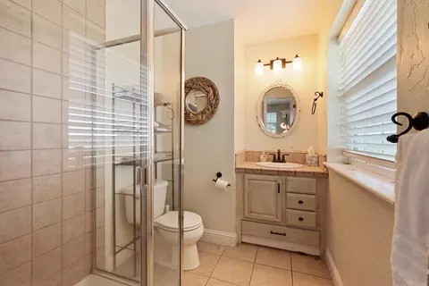 Bath - 15757 E Sargent Rd, Lodi, CA 95240 photo 1 of 6