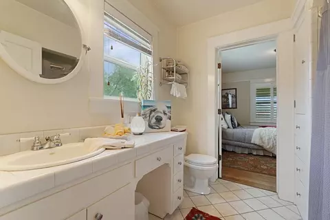 Bath - 15757 E Sargent Rd, Lodi, CA 95240 photo 3 of 6