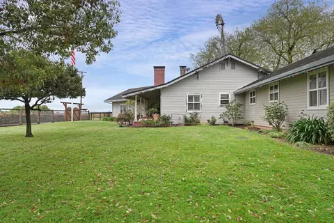 Exterior - 15757 E Sargent Rd, Lodi, CA 95240 photo 19 of 28