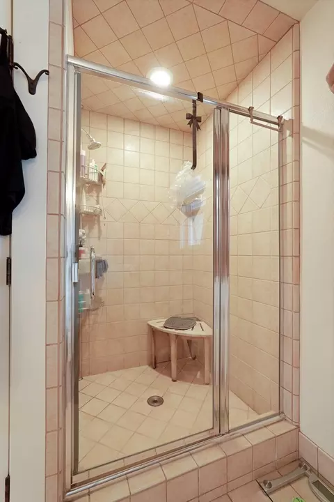 Bath - 15757 E Sargent Rd, Lodi, CA 95240 photo 5 of 6