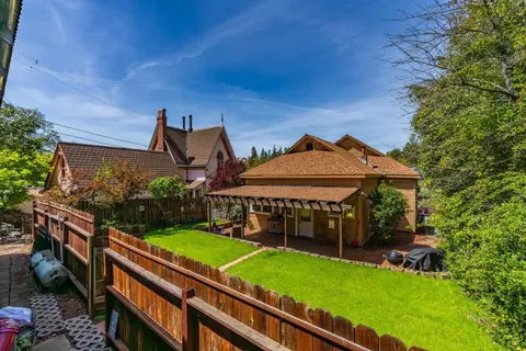 Exterior - 420 Pitt St, Jackson, CA 95642 photo 7 of 12