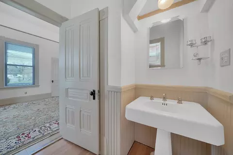 Bath - 420 Pitt St, Jackson, CA 95642 photo 2 of 4