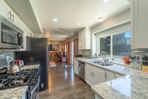 841 Donne Brook Ln, Modesto, CA 95351 photo 6