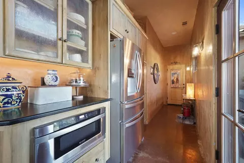 Kitchen - 19330 E Stampede Rd, Lodi, CA 95240 photo 3 of 5
