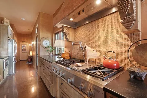 Kitchen - 19330 E Stampede Rd, Lodi, CA 95240 photo 2 of 5
