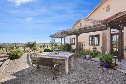 Exterior - 19330 E Stampede Rd, Lodi, CA 95240 photo 3 of 7