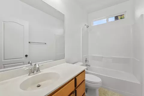 Bath - 2313 Kiska Dr, Modesto, CA 95355 photo 1 of 4